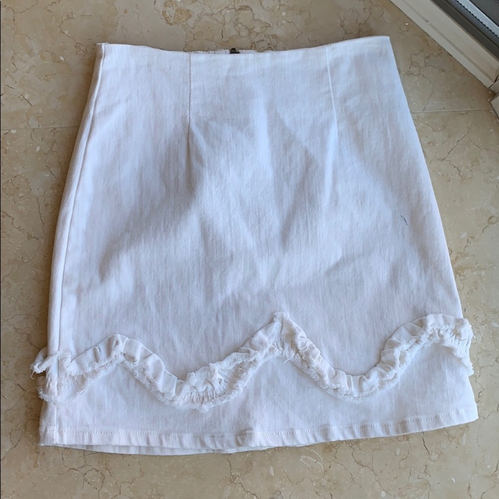 Super cute white denim skirt